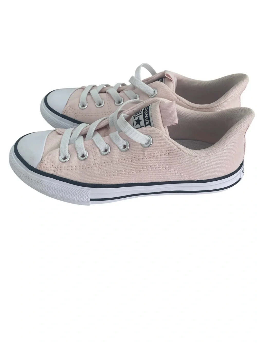 CONVERSE Girls’ Chuck Taylor All Star Low-Top Sneaker in Glittery Pink Size: 3